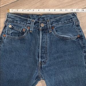 Levis high-waisted frayed jeans!! Size 25-26